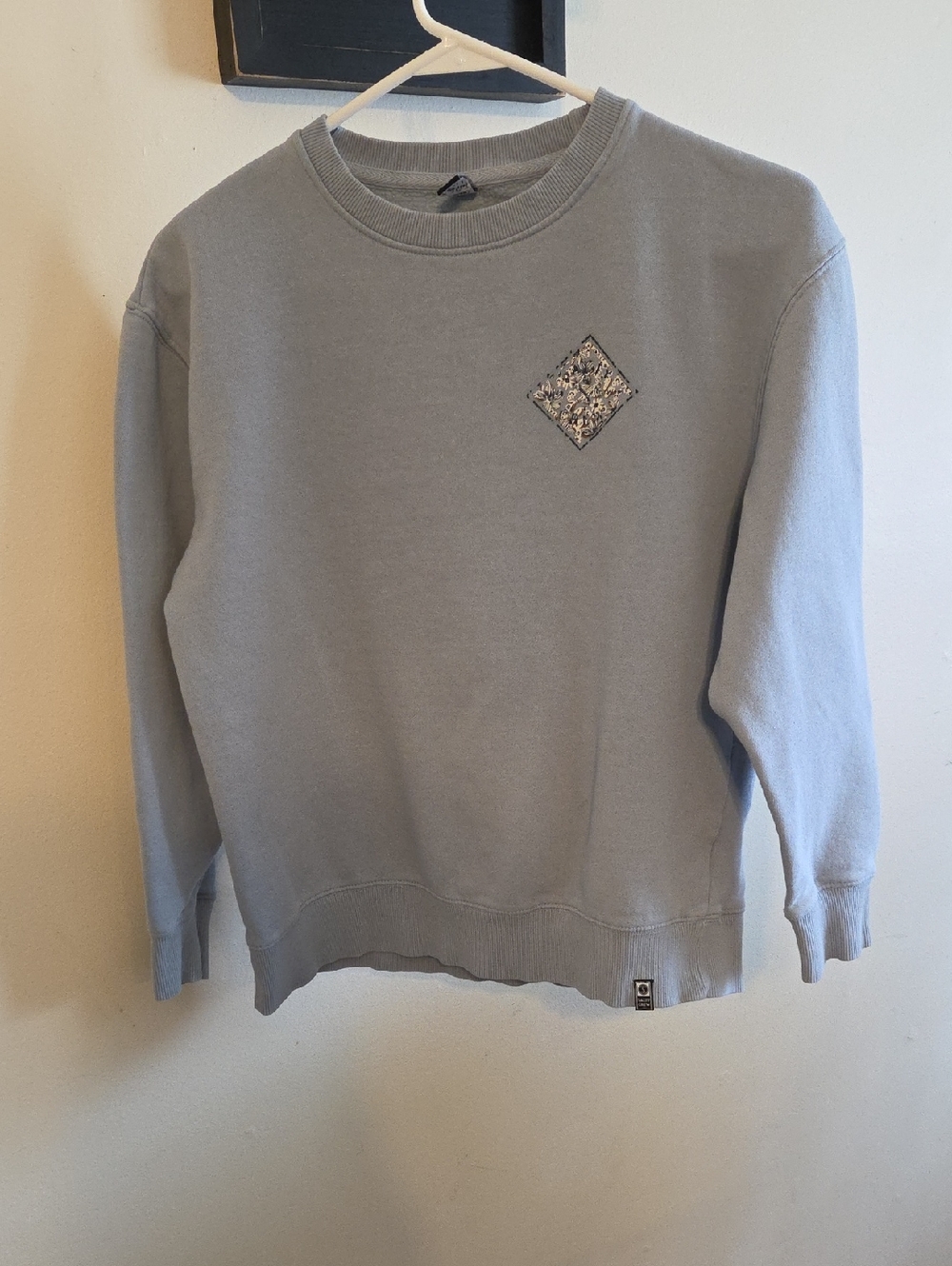 Salty Crew Light Gray Crewneck Sweatshirt with Diamond Chest Patch